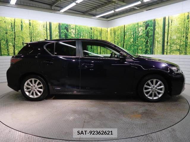 Lexus CT 2012-03 242934-16