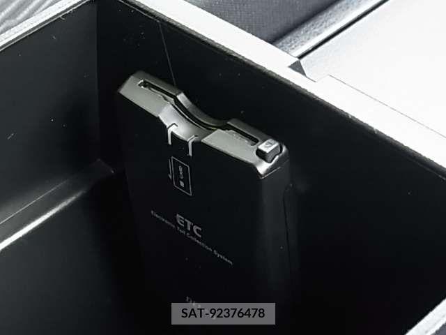 Suzuki ESCUDO 2013-04 201036-5