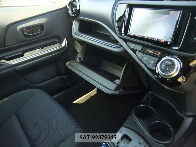 Toyota AQUA 2017-03 314296-10