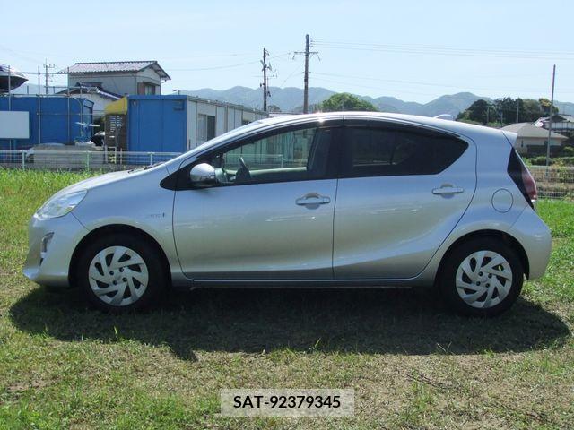 Toyota AQUA 2017-03 314296-22