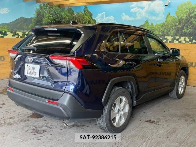 Toyota RAV4 2019-09 382473-17
