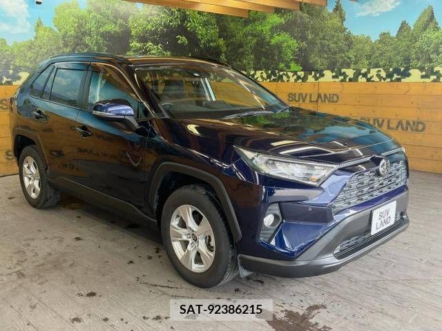 Toyota RAV4 2019-09 382473-16