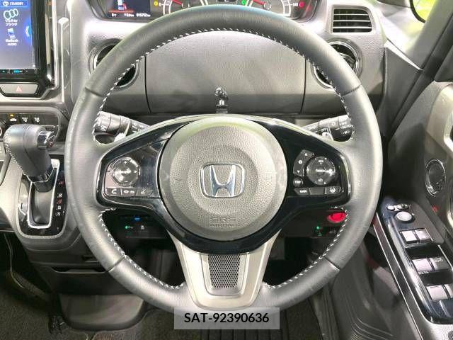 Honda N BOX CUSTOM 2022-01 210663-11