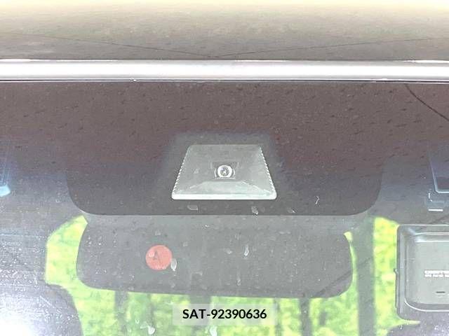 Honda N BOX CUSTOM 2022-01 210663-2