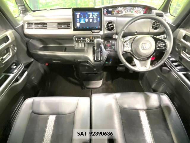 Honda N BOX CUSTOM 2022-01 210663-1