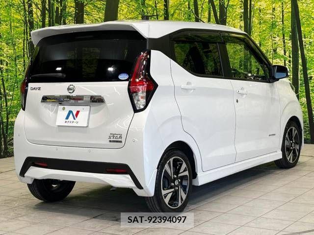 Nissan DAYZ 2019-04 358871-17