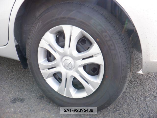 Nissan NOTE 2018-10 334742-27