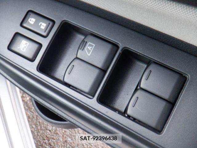 Nissan NOTE 2018-10 334742-9