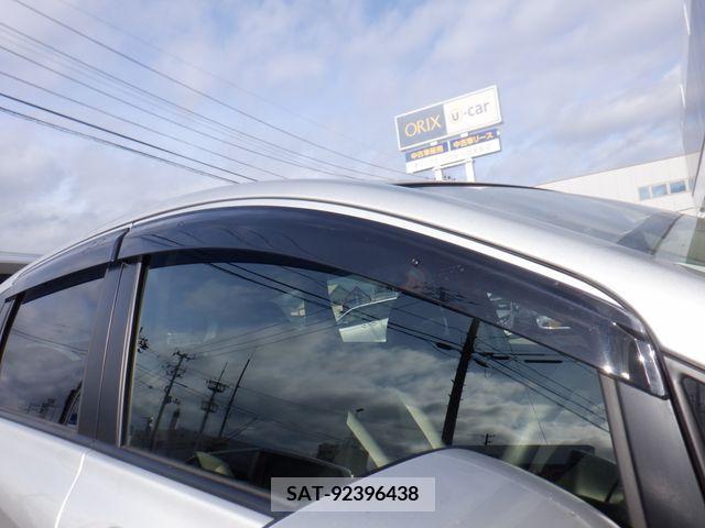 Nissan NOTE 2018-10 334742-17