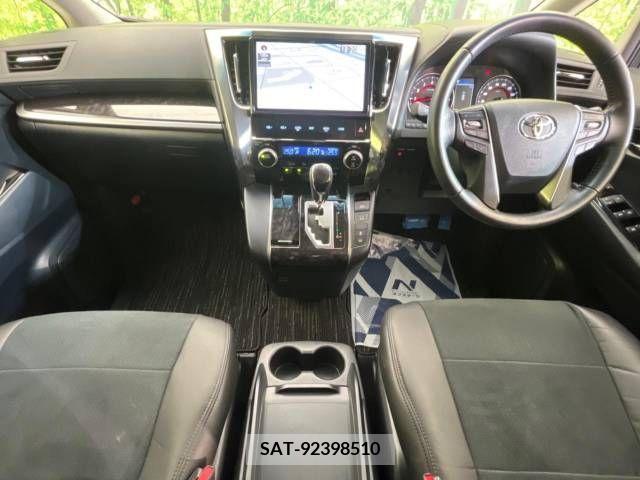 Toyota VELLFIRE 2018-10 369759-1
