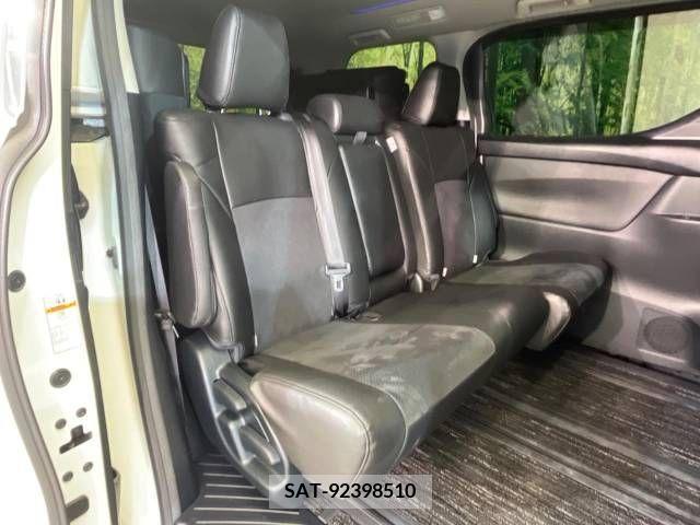 Toyota VELLFIRE 2018-10 369759-9