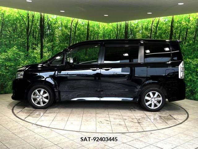 Toyota VOXY 2009-10 321326-18