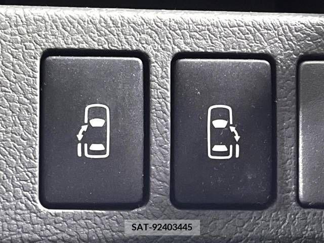 Toyota VOXY 2009-10 321326-5