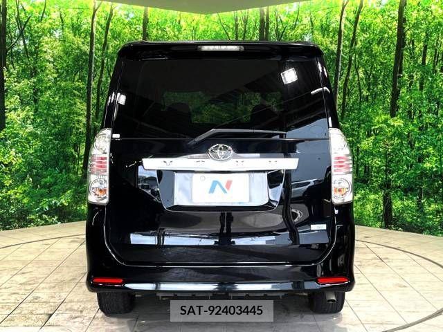 Toyota VOXY 2009-10 321326-17