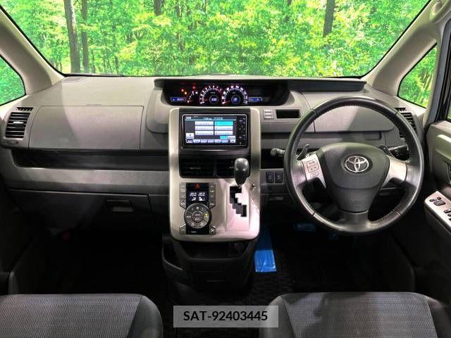 Toyota VOXY 2009-10 321326-1
