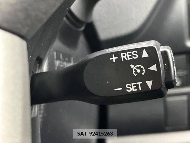 Toyota VOXY 2018-08 321590-5