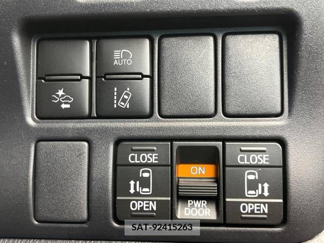 Toyota VOXY 2018-08 321590-4