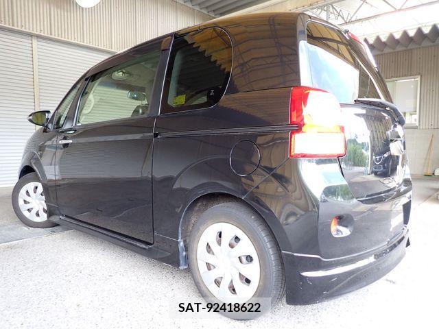 Toyota PORTE 2013-05 379835-2