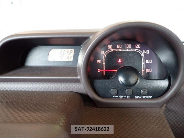 Toyota PORTE 2013-05 379835-9