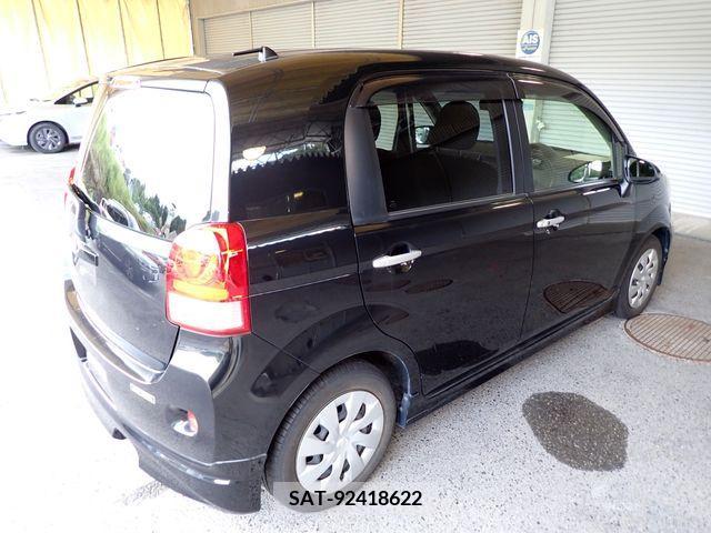Toyota PORTE 2013-05 379835-7