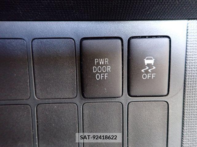 Toyota PORTE 2013-05 379835-17