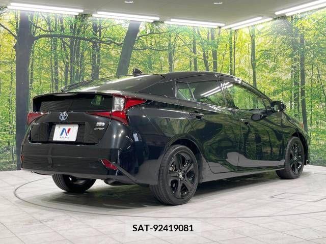 Toyota PRIUS 2021-07 322609-17