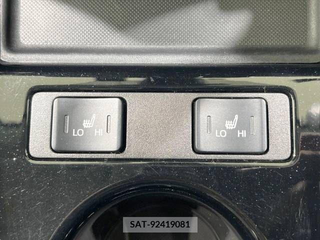 Toyota PRIUS 2021-07 322609-7