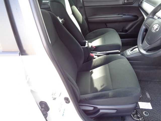 Toyota COROLLA AXIO 2018-04 11402-22