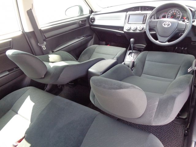 Toyota COROLLA AXIO 2018-04 11402-27