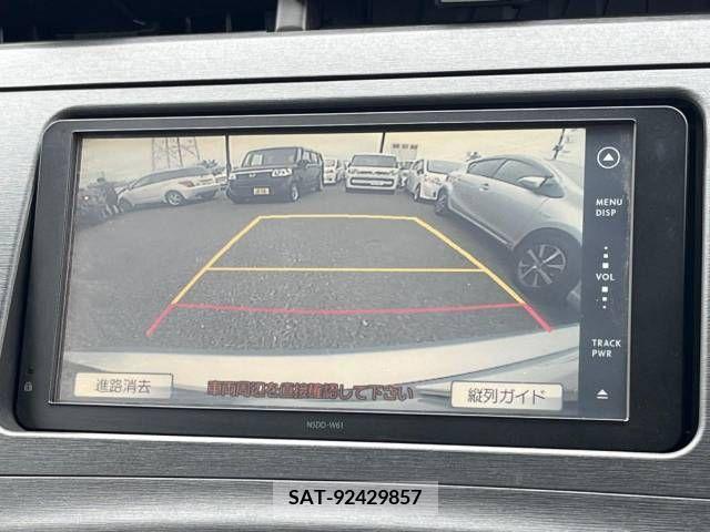 Toyota PRIUS 2011-08 282007-3