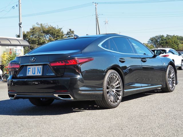 Lexus LS 2021-05 19263-4