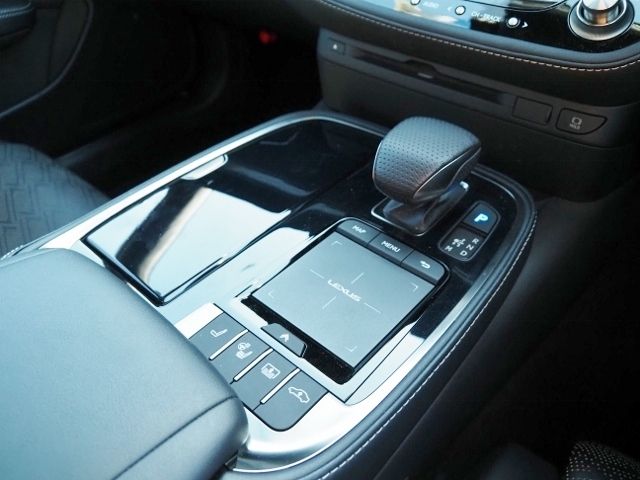 Lexus LS 2021-05 19263-27