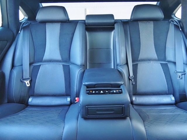Lexus LS 2021-05 19263-13