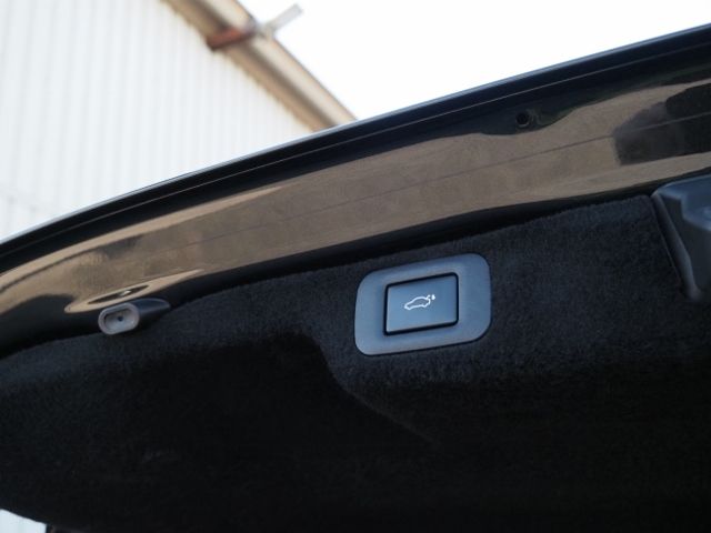 Lexus LS 2021-05 19263-16