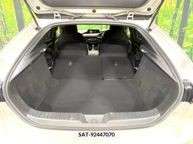 Mazda MAZDA3 2022-12 220341-10