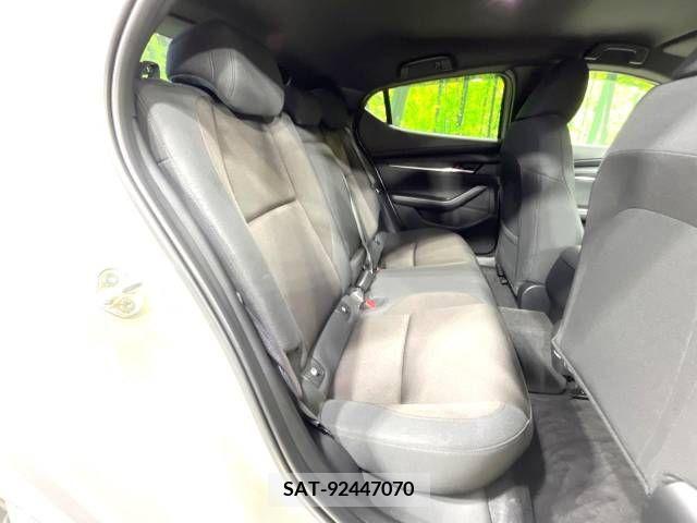 Mazda MAZDA3 2022-12 220341-9