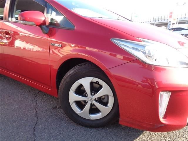 Toyota PRIUS 2014-11 183820-4