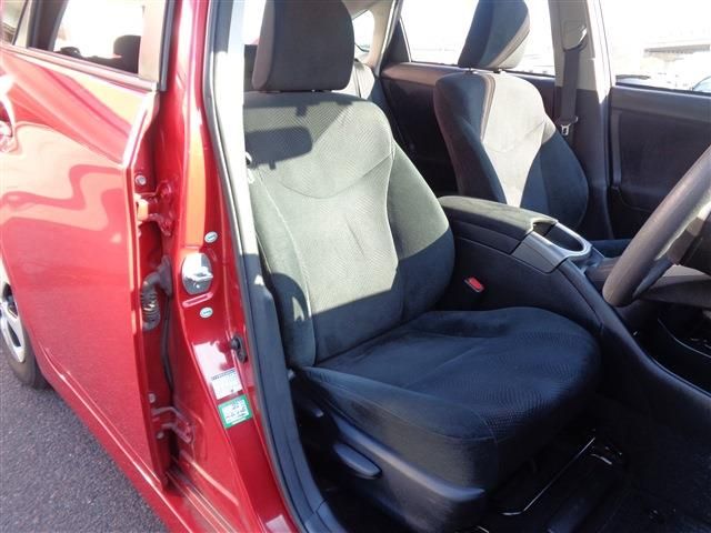 Toyota PRIUS 2014-11 183820-15