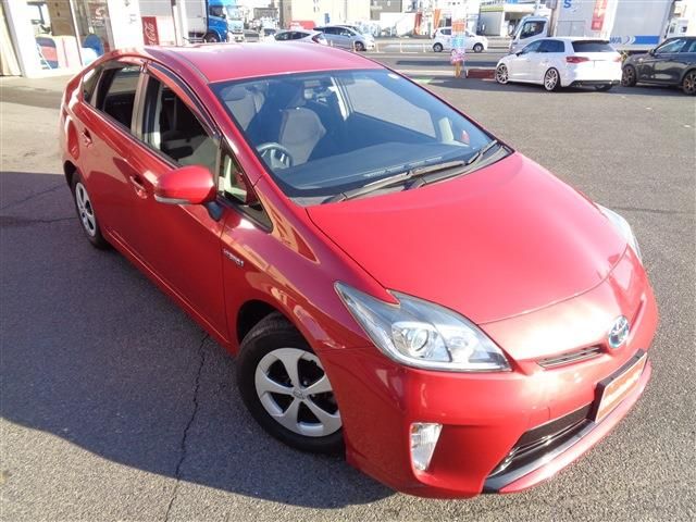 Toyota PRIUS 2014-11 183820-1