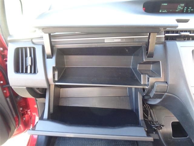 Toyota PRIUS 2014-11 183820-28