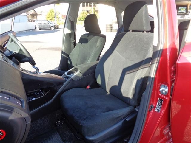 Toyota PRIUS 2014-11 183820-18