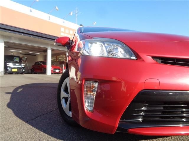 Toyota PRIUS 2014-11 183820-3