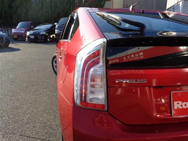 Toyota PRIUS 2014-11 183820-13