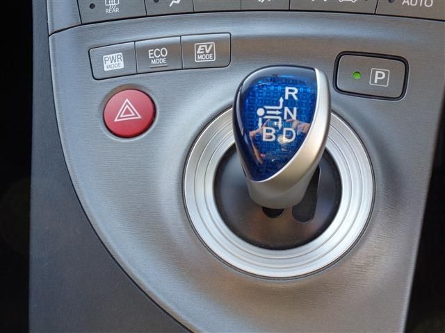 Toyota PRIUS 2014-11 183820-26