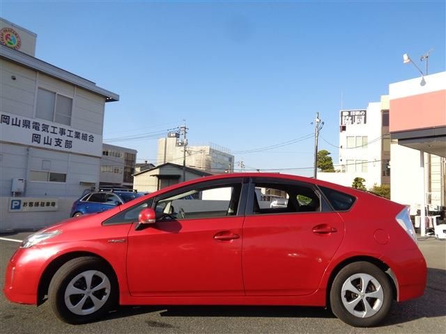 Toyota PRIUS 2014-11 183820-9