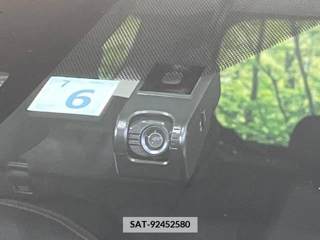 Toyota SIENTA 2018-06 345203-6