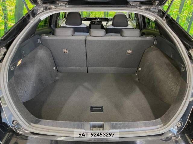 Toyota PRIUS 2016-12 366407-10