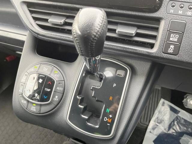 Toyota NOAH 2016-03 9346-9