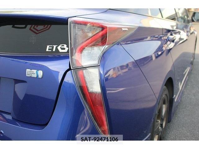 Toyota PRIUS 2016-06 237245-11