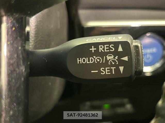 Toyota PRIUS 2019-05 281859-6